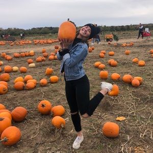 Meet your Posher, Nicole